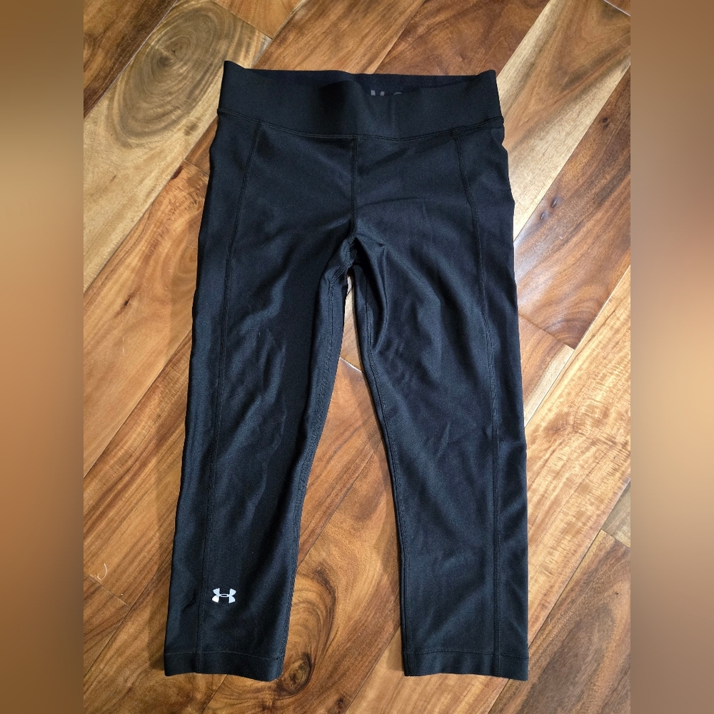 Under Armour Black Athletic Capris Compression Leggings Medium